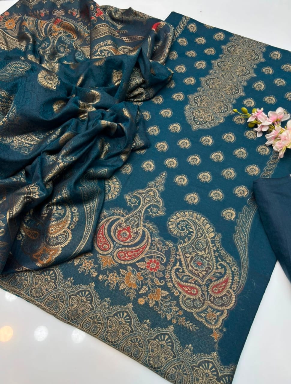 New Eid Collection 5 Piece Khaddi Lawn Jacquard Borshia Suit – Shirt, Jacquard Dupatta, Plain Trouser & Separate Sleeves