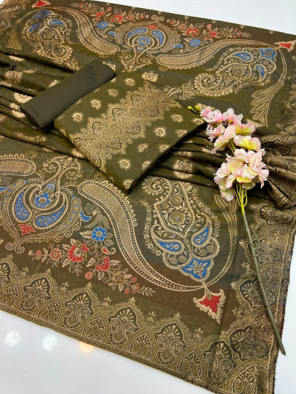 New Eid Collection 5 Piece Khaddi Lawn Jacquard Borshia Suit – Shirt, Jacquard Dupatta, Plain Trouser & Separate Sleeves
